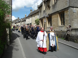 The parade to the Wells